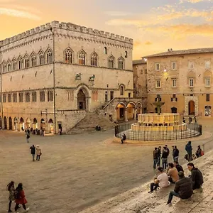 Azzi Comfortably, In The Quietness Of The Historical Centre , Perugia Italy